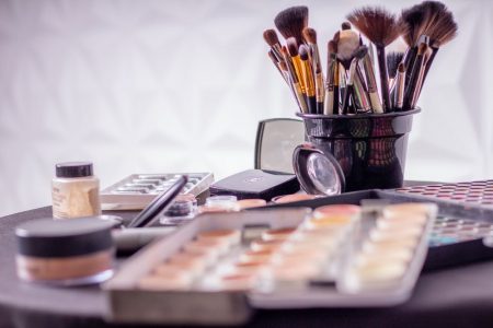 一个新的化妆品品牌如何做营销推广打开市场
